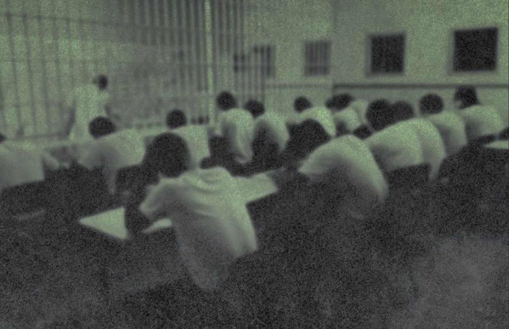 A cela de aula: quando a escola é extensão da pena